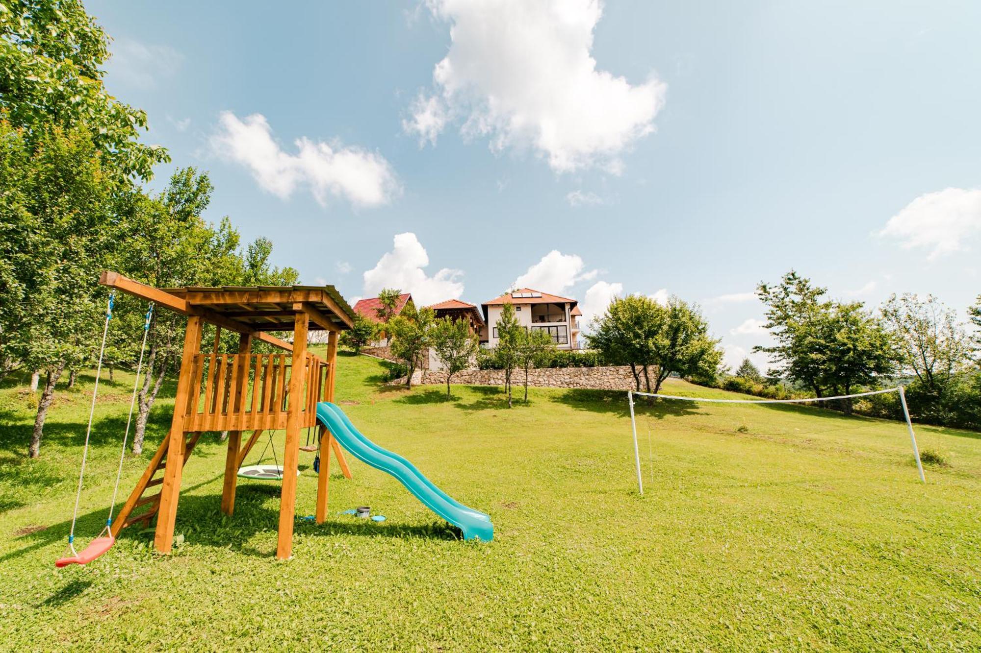 Jankovi Dvori Hotel Rakovica Exterior photo