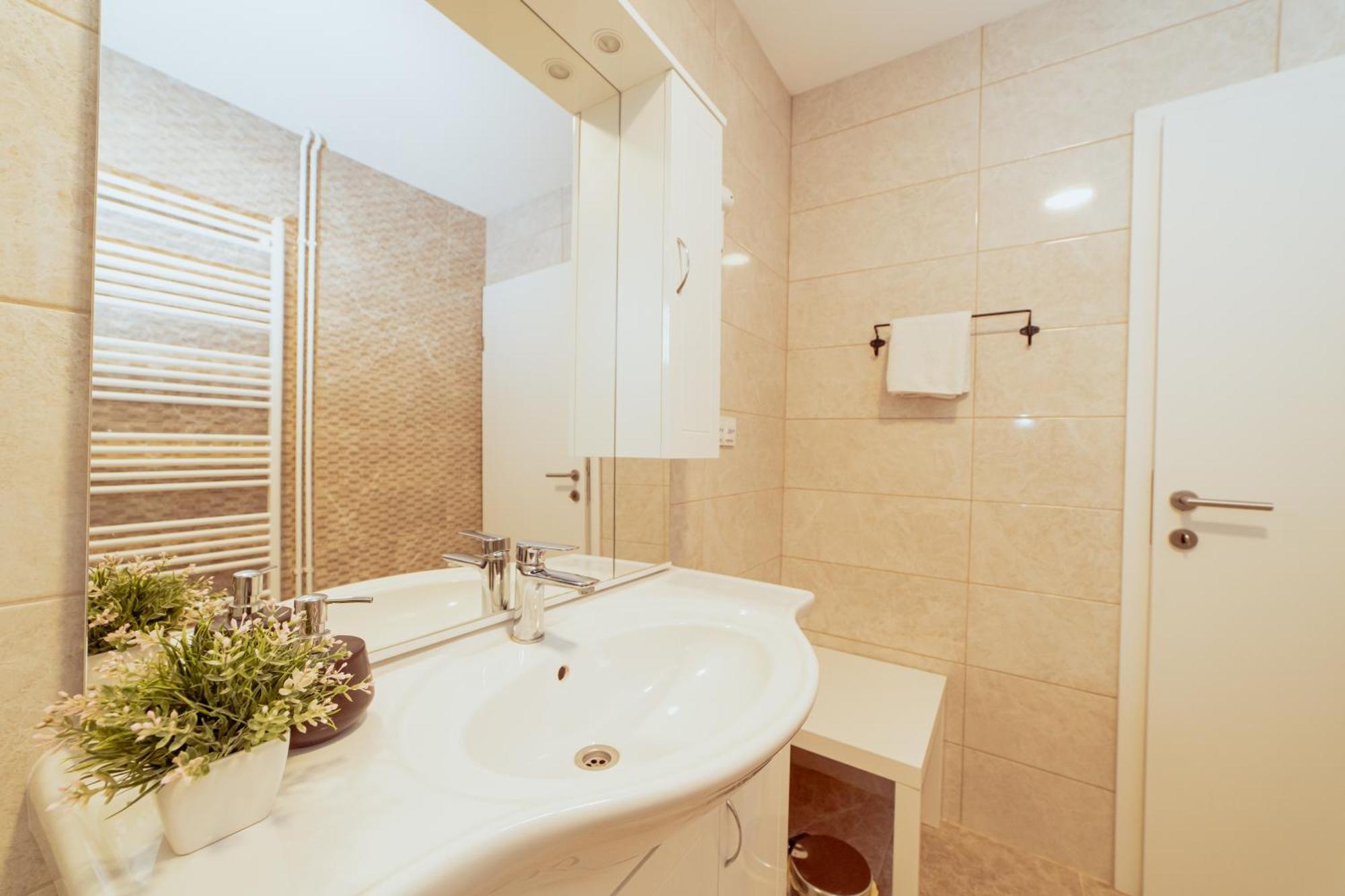 Jankovi Dvori Hotel Rakovica Room photo